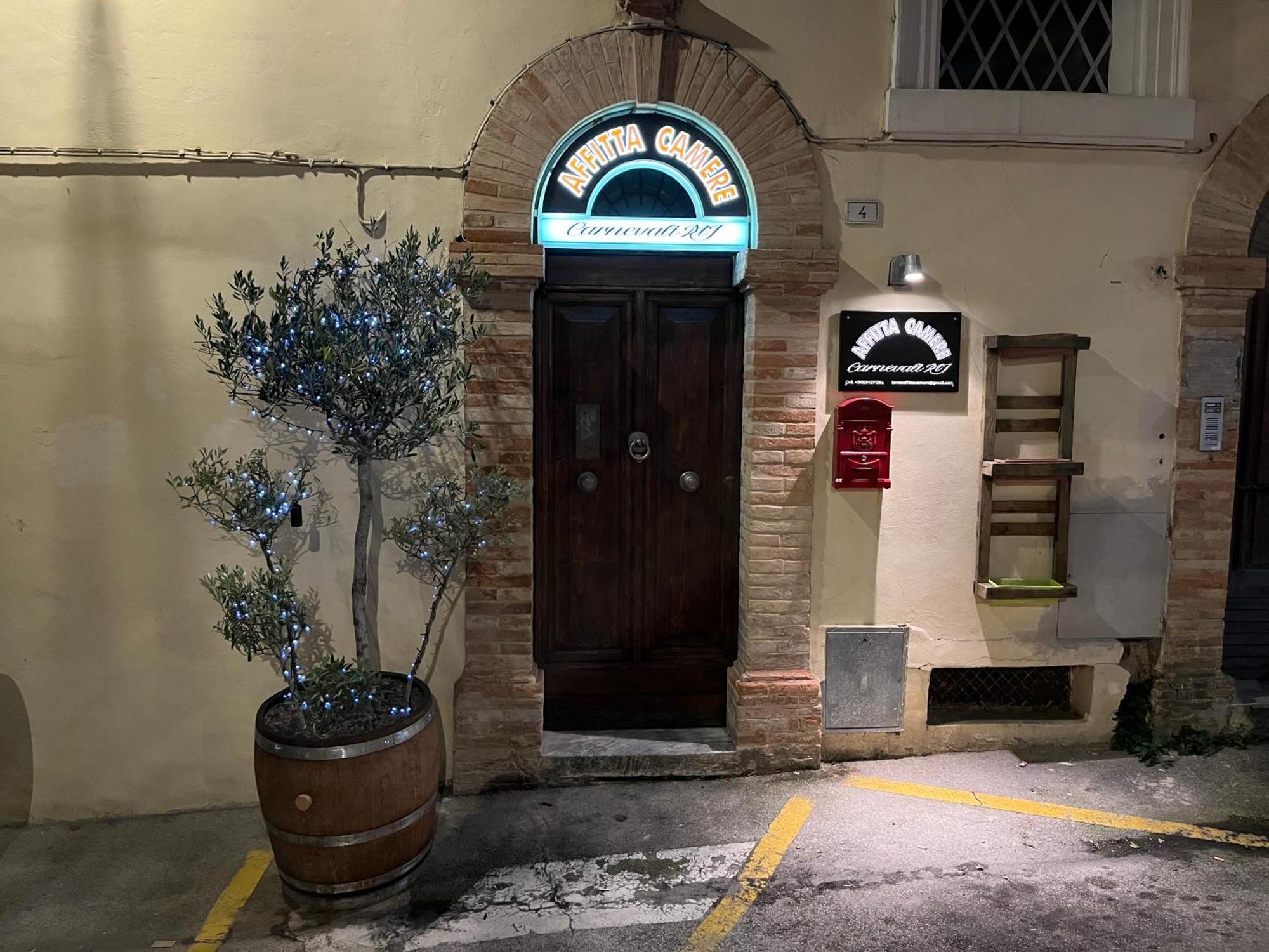 Affittacamere Carnevali Mj Loreto Exterior photo
